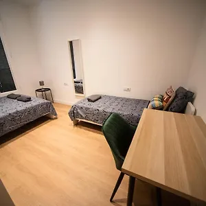  Hostal By Universitat